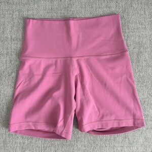 Aritzia BUTTER New Cheeky Hi-Rise 5" Short